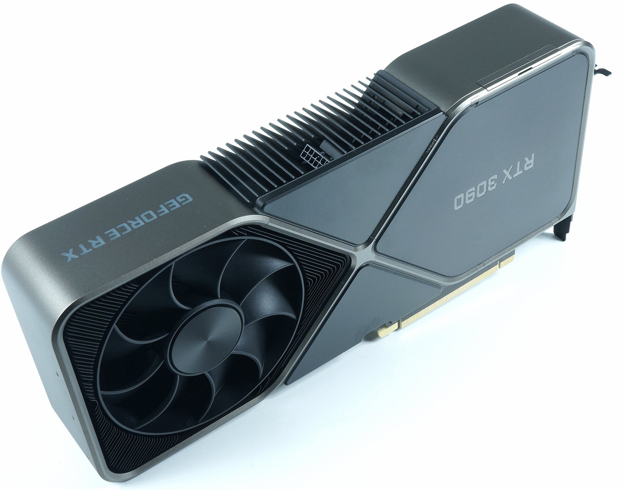 Geforce Rtx 3090 La Tech Des Titan