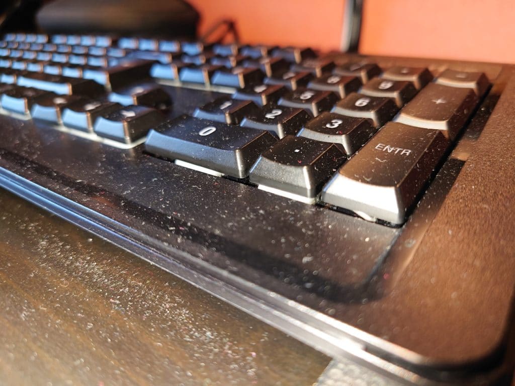 Nettoyage du PC et du clavier avec l'aspirateur