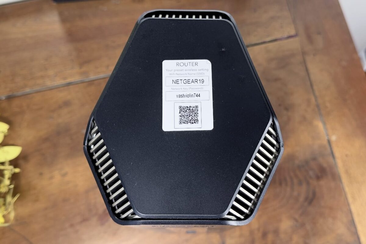 Netgear Nighthawk RS700S